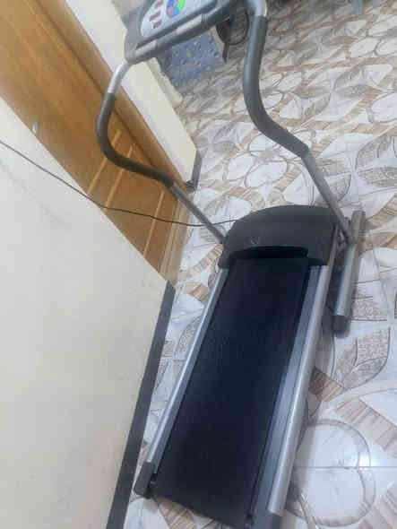 جهاز جري جديد شغال كل السرعات سعره 275 جهاز رياضي بايسكل سعره 150 المكان كربلاء الاستفسار *********** كربلاء
