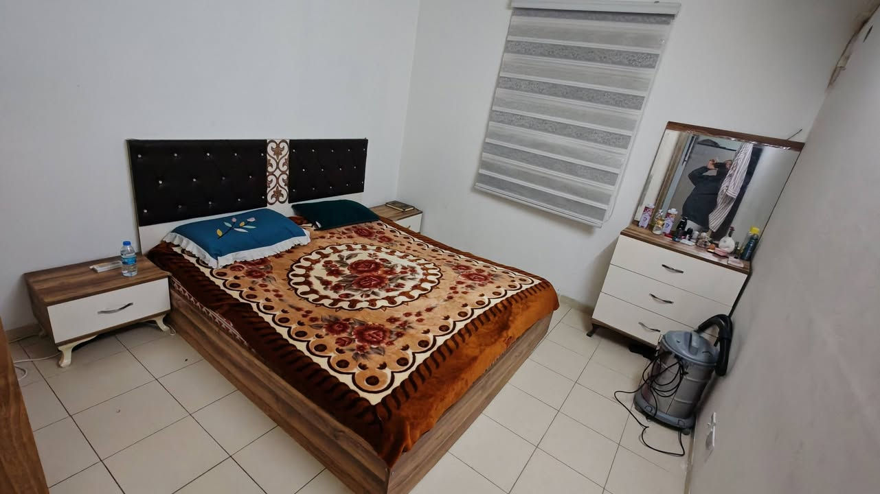 السلام عليكم
عندي غراض مال بيت للبيع داخل بسماية
كلشي وسعره وهذا رقمي ***********
او يرسلني عالخاص ويتدلل

