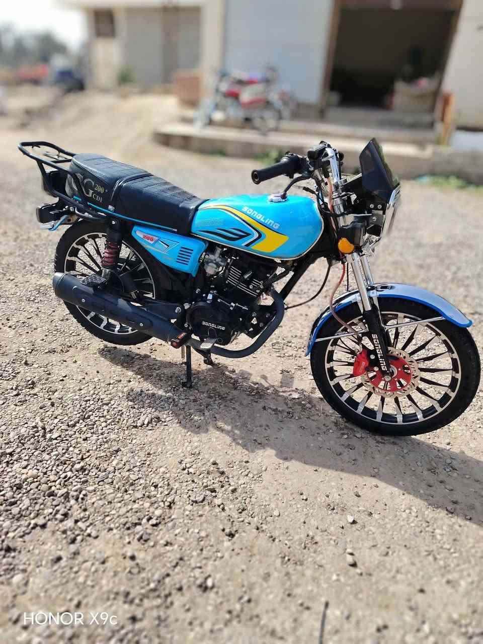 سلام عليكم 
دراجة ᷂᷂سيفان
محرك 200cc
موديل ᷂᷂26
اي ᷂᷂نقص ᷂᷂ما ᷂᷂بيها ᷂᷂اوراق ᷂᷂كامله
كهربايات ᷂᷂كلها ᷂᷂شغاله
لون ᷂᷂مميز
سعرها ᷂᷂750 بيه مجال 
الدراجة ᷂᷂كفالا
مكان ᷂᷂ديالى ᷂ناحيه سلام 
استفسار ᷂᷂على ᷂᷂الرقم ***********
