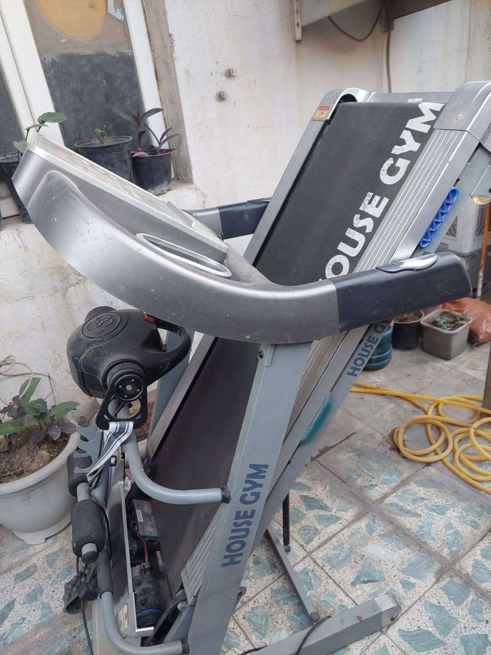 السلام عليكم جهاز جري 150 كيلو دبل ماطو جبلي تزيت ذاتي و حزام رجاج السعر 250 الف
***********
