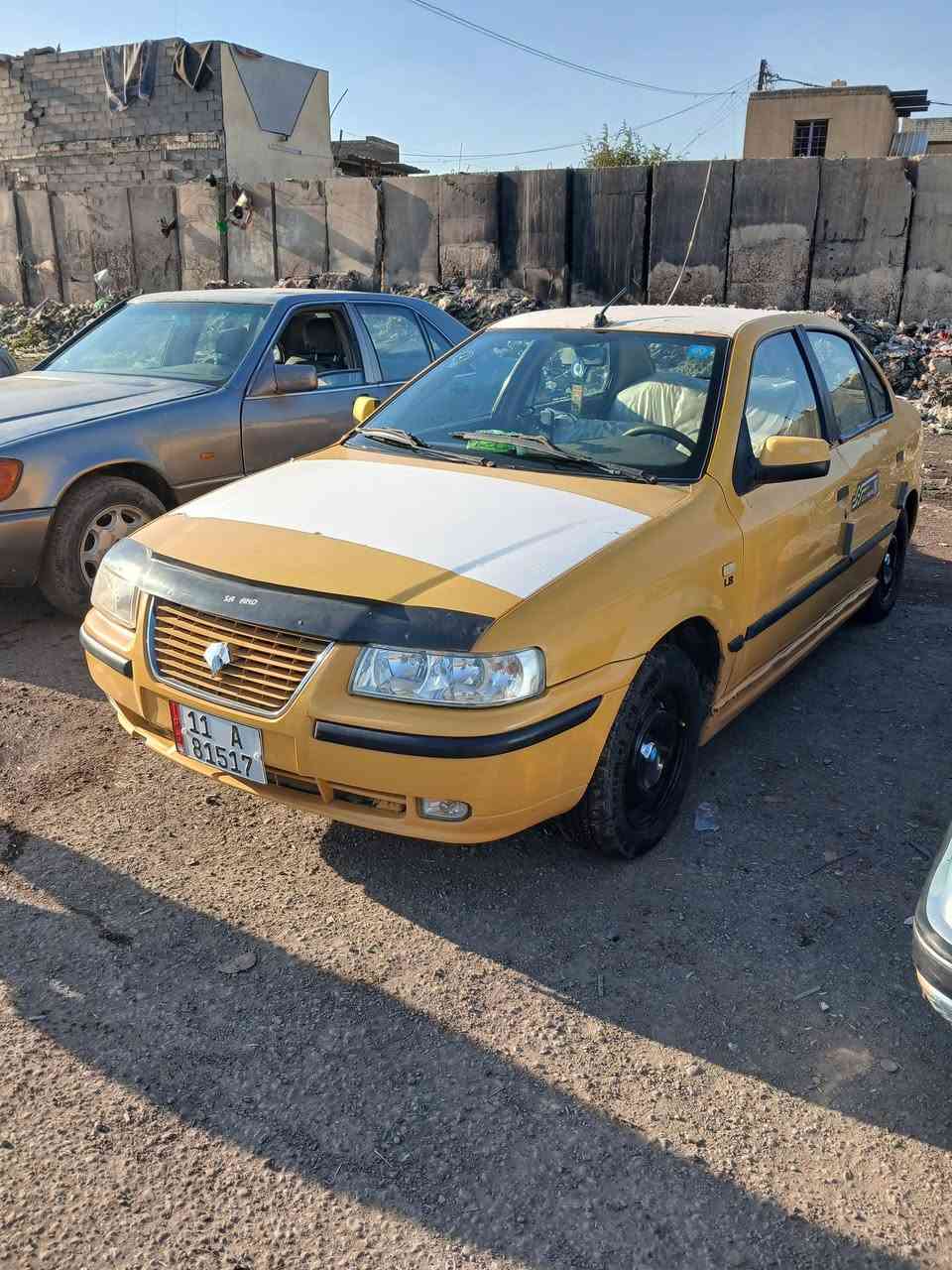 السلام عليكم سمند للبيع مصفره هيئه وغرامات بسمي هزه جديده كير ومكينه مكفولات تدفئه وتبريد شغال تخم تاير كهربائيات كلهه شغاله مكان بغداد شهداء العبيدي سعر33 رقم ***********
