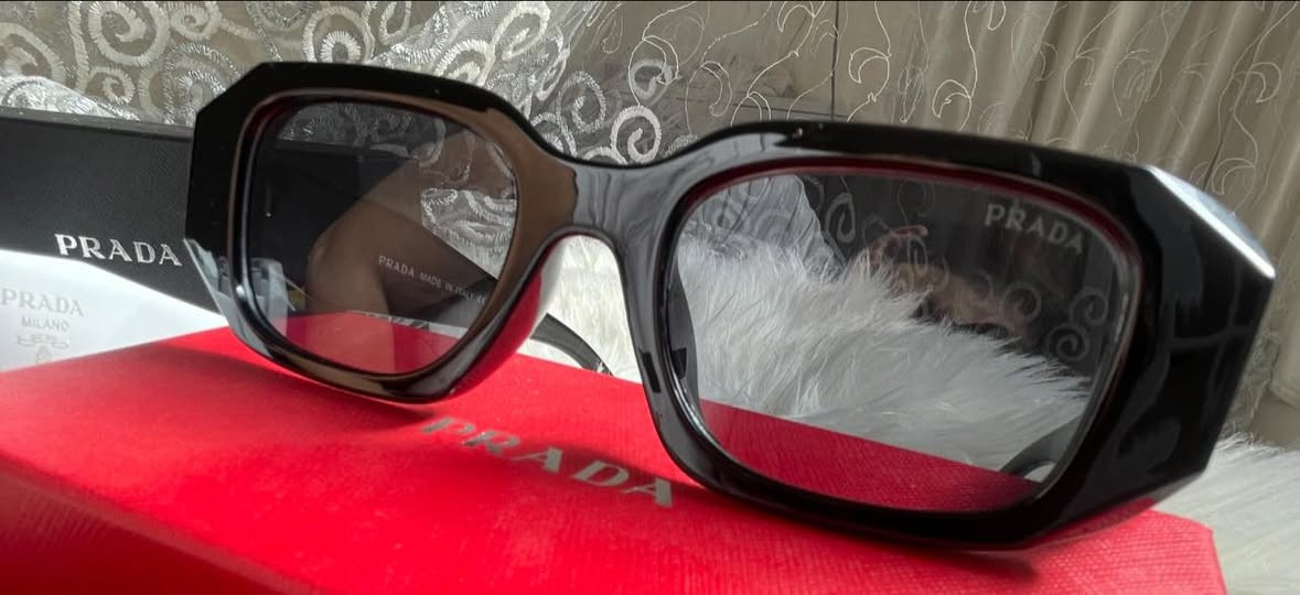 برادا.  رهيبة تصميم جدا عصري رجالي نسائي 
قطع مو بسهولة تتوفر مميزة جدا 
متوفرة ب لون الاسود والابيض الختومات البيها هي تسولف 
🫶❤️😍
ترهم للكبلز سعر القطعه مع البكج ب15الف فقط 
يتوفر توصيل لكل المحافظات


**إذا كنت صاحب هذا الإعلان وتريد حذفه لأي سبب، رجاءا أرسل رسالة إلى الدعم الفني**