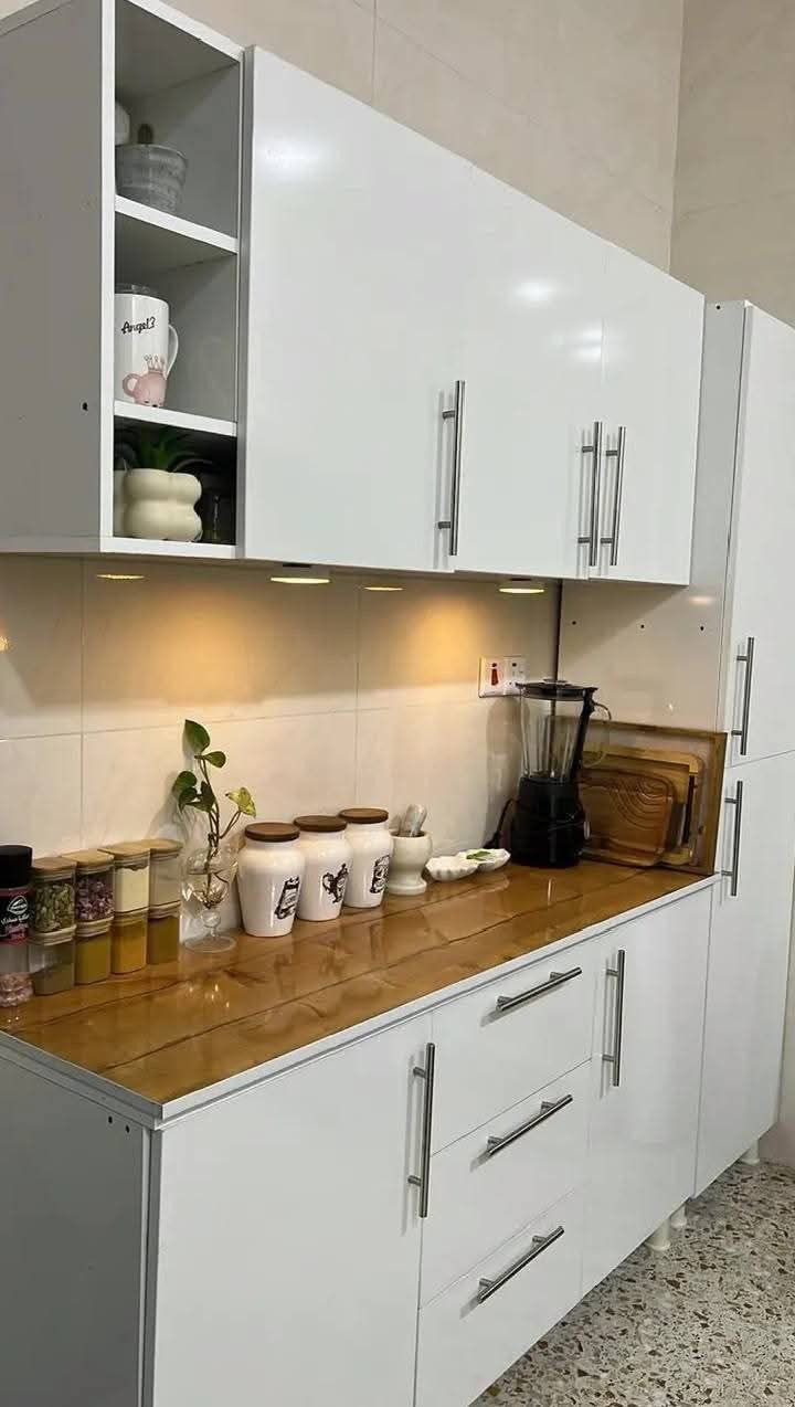 جمال ما يتكرر ✨ ✨
كاونتر مترين ارضي وملحق وسنك متر و20 
السعر 350 الف


**إذا كنت صاحب هذا الإعلان وتريد حذفه لأي سبب، رجاءا أرسل رسالة إلى الدعم الفني**