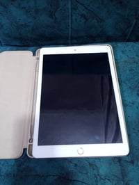 أيباد ايفون عايز ايكلود أصلي مامفتوح للبيع للاستفسار اتصل على هذا الرق...