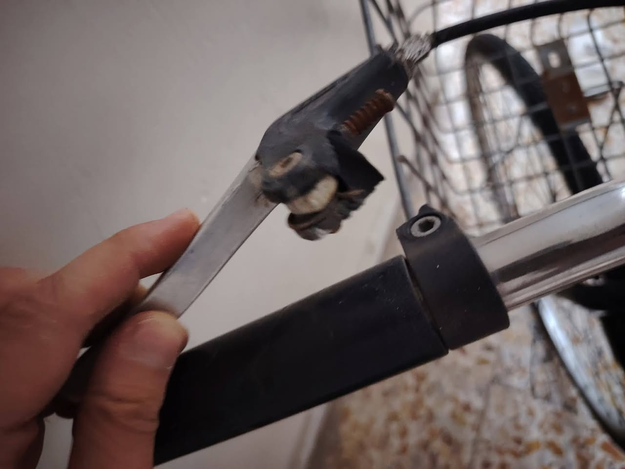 السلام عليكم
بايسكل c700 للبيع 
ب 90 الف
شاصي جديد وويلات المنيوم
كلشي موضح بالصورة وما يحتاجله فقط عناية 
للاستفسار

***********
أو مايسنجر
