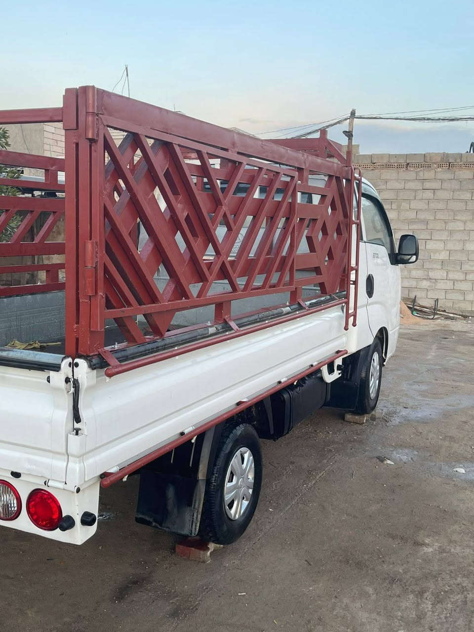 السلام عليكم من رخصة مدير الكروب المحترم كيا بنكو مديل 2016كربلاء مكان نجف الاتصال  على رقم ***********
