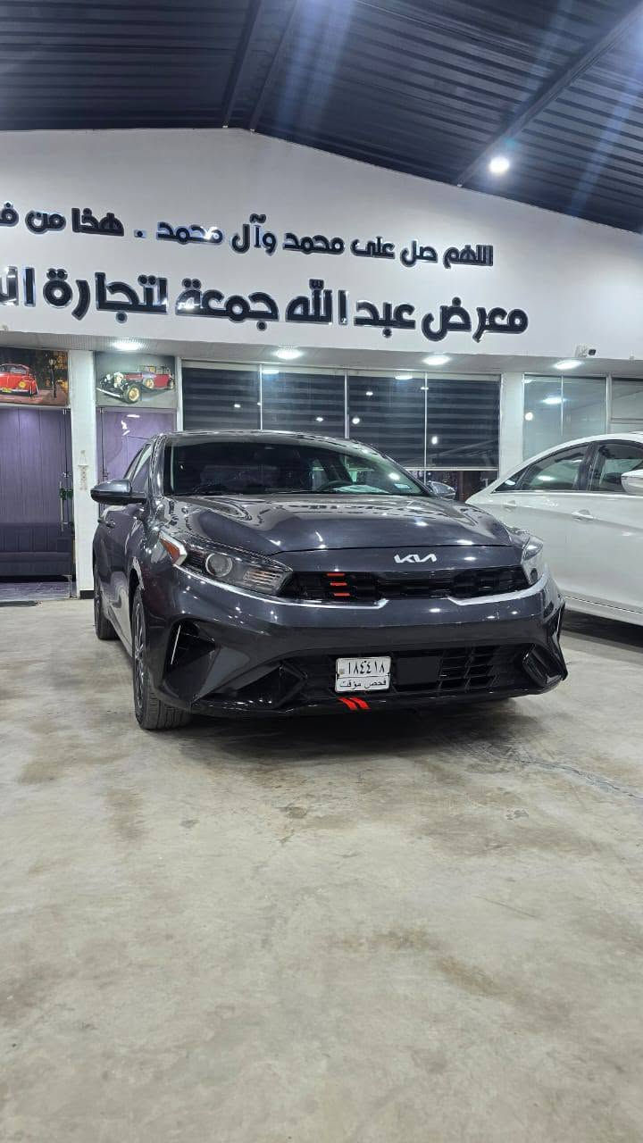 كيا فورتي 2024 بدون رقم
حادثها جاملغ وبنيد  3 قطع صبغ 
السعر 117 وبيها مجال بسيط 
***********
