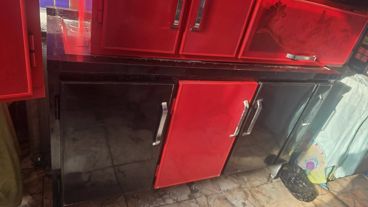 من رخصه الأدمن كاونتر سنك أربع قطع تكمه تفصال مال اربيل اخو الجديد استعمال قليل سعره ٤٥٠الف الشراي يتصل *********** ***********٢٠٥
