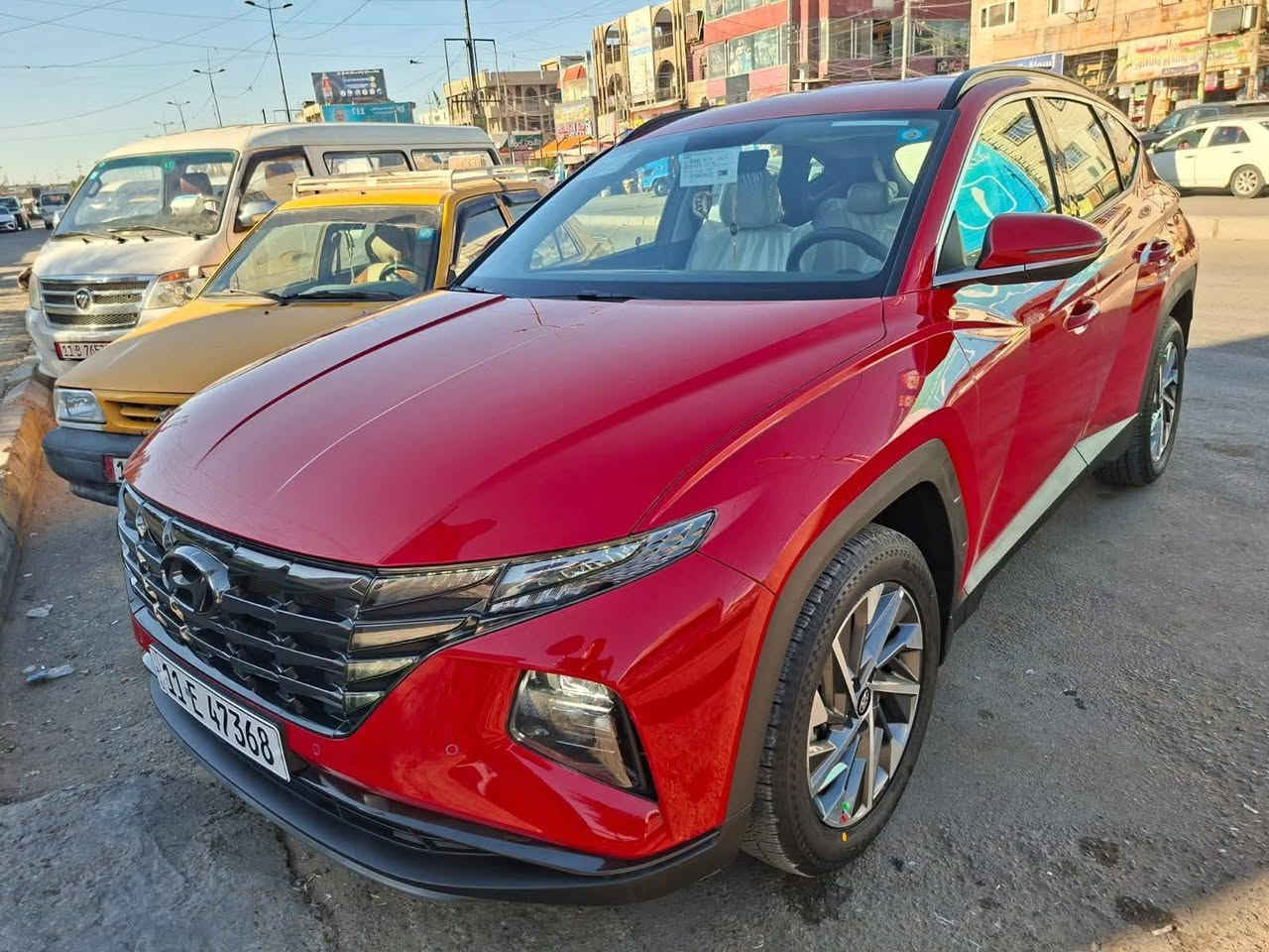 توسان موديل 23 خليجي مكفول من الصبغ فقط بارد بل صندوق ماشيه 87كليو رقم جديد مواصفات 
 بصمه 
جلد ابيض
 بردات بلاده
محرك 200 دوش 
هند بريك دكمه
السياره مسوي ادامه كامله اله قبل سبوع السعر 180
***********
