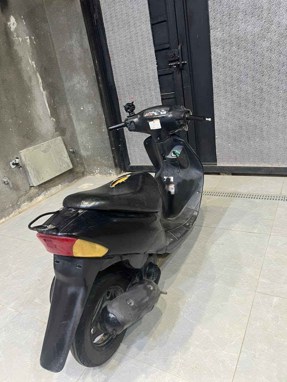 دراجه ساسوكي رياضي وكيل ماخذها وحاليا بدلت بوشه وبستم اصليات السعر 300
مكانها المجر وكيلها بشارع بغداد 
للاتصال ***********
