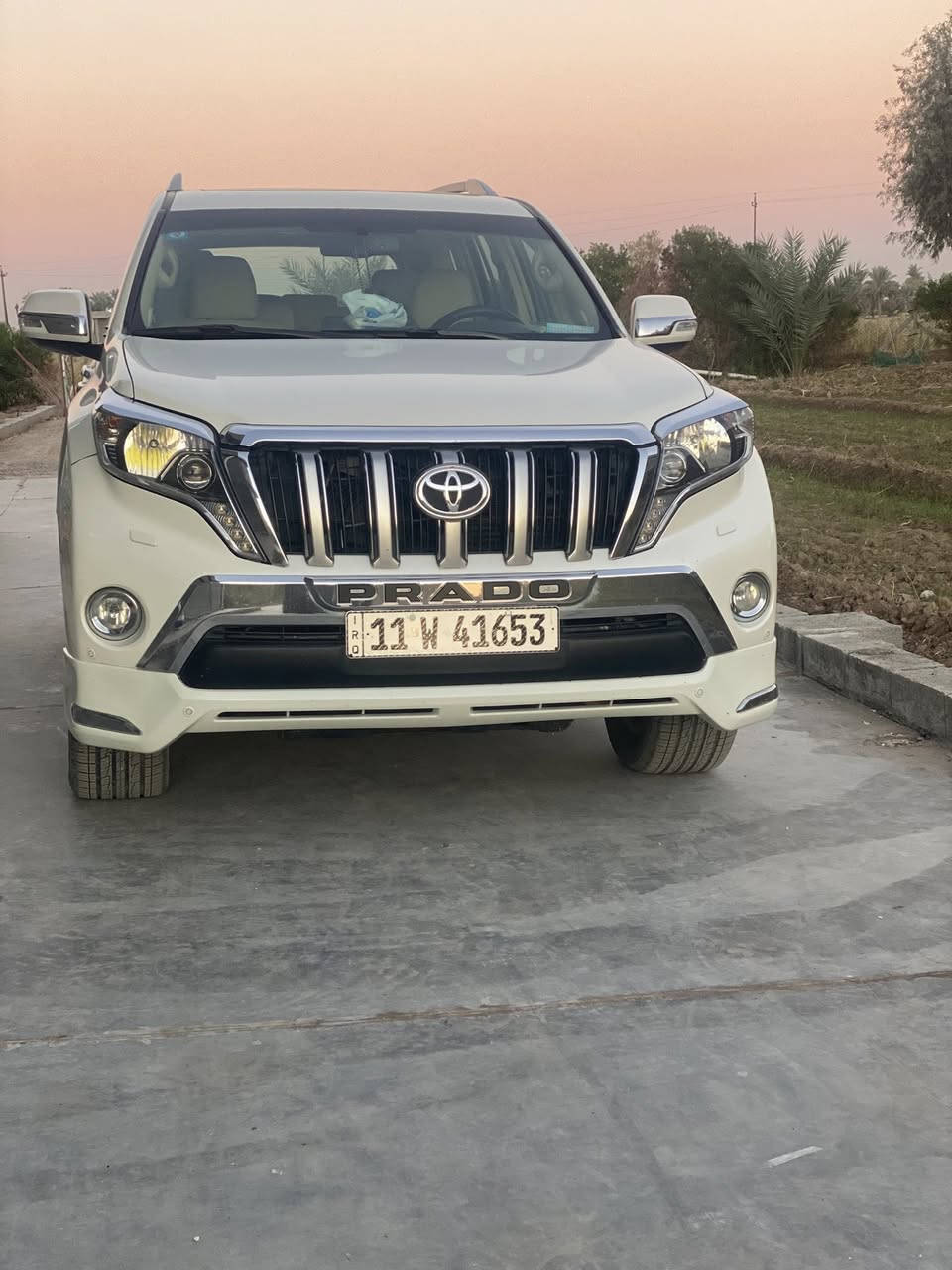 السلام عليكم Toyota Prado
2015الفئة VXفولل مواصفات محرك V6 4000
 المواصفات
-لايت زنون
-شاشه 
-دخول ذكي
-تشغيل عن بعد
-اشارة ترحيب
-فتحة
-بصمه
-عداد لكزس
-تحكمات استيرن

المكان بغداد الدورة للاستفسار اتصل على هذا الرقم 
***********
