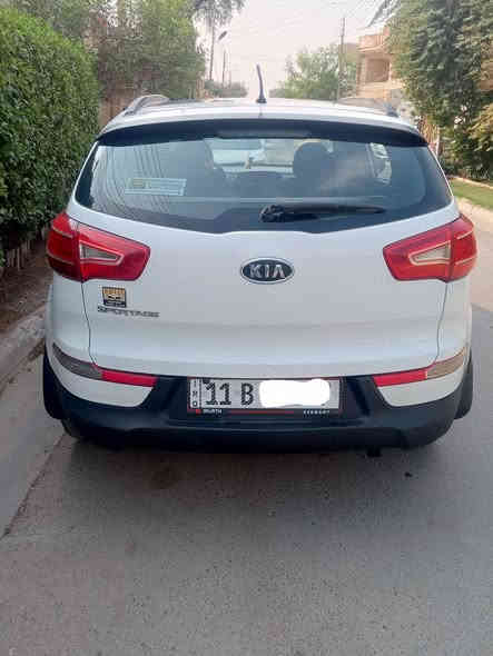 سلام عليكم
كيا سبورتج 2011 خليجي
فول مواصفات 
محرك 2400 دوش
كير محرك كفاله
بانوراما
اشاير مري
مري شفط
كامري + حساس+ شاشه
كرسي كهرباء
داخل لونين
ويل كب5 
تبريد بيانوا
رقم بغداد انكليزي بسمي
هزه وسنويه جديد
مكان بغداد 
حي الجهاد
***********
