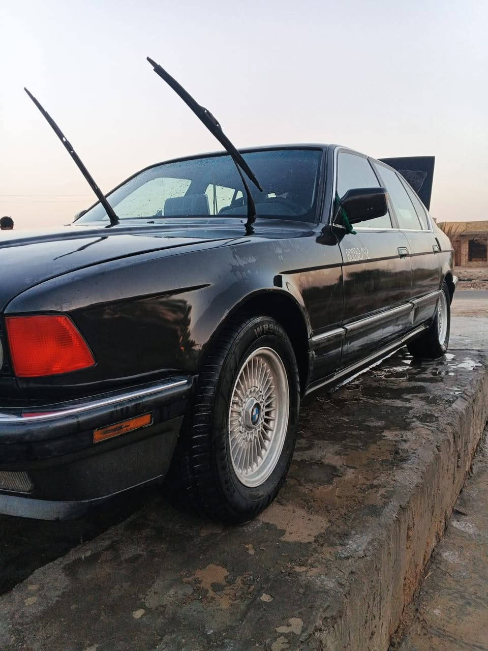 السلام عليكم بي ام 735 موديل 1992 مكينه كير حداده تخم  تبريد ثلج قطعتين تاير بل كارتون اكسل كهربائية شرط عليه الجهاز واير تجطيل ما بيه سياره مال جناي رقم بغداد اب اسمي تحويل ثاني يوم سياره جوه السوك بسبب الظروف 45 بيه مجال التواصل عله الرقم ***********

