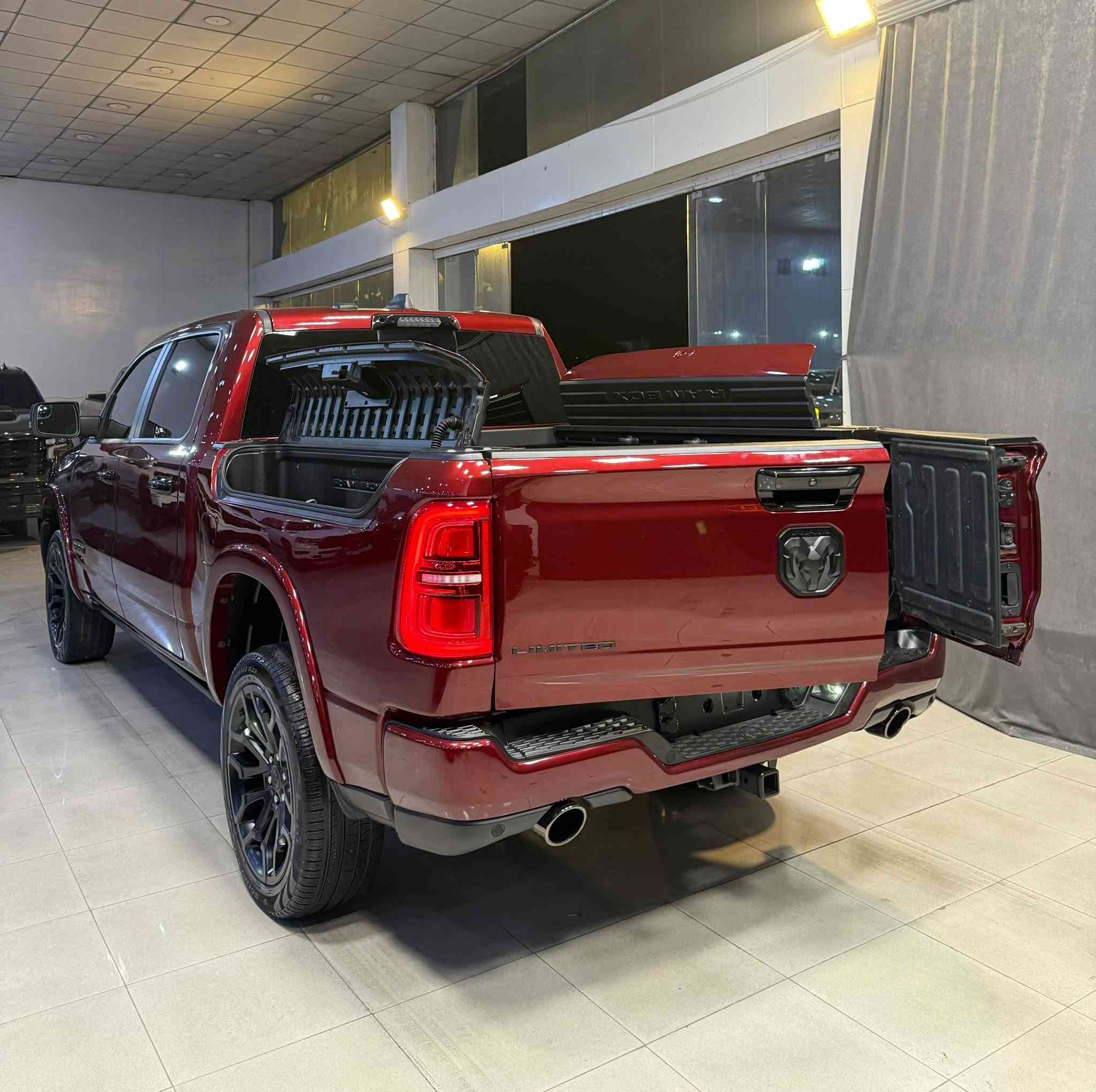Dodge Ram
2025 Limited
V6 - 3.0T - 4x4
SST HO - 540hp

بسمە و شغال
شاشە تیسلا
٦ کامیرە
لایت لید
بگ لایت لید
کوشینات جلد و کهرابایی
کوشینات حار و بارد
سوکان هیتر
گیج الکترونی 
٣ شاشات
داتاشو
بانورامە
مرایە کهرابایی
مرایە کامیرە
دوسات کهرابایی
رادار
ئوتو ستوب
باب طویل
بودی قصیر
دبل اکسل

7.000 mile
2 قطعە صبغ
سعر 530 ورقە

معرض ( مەدینە ) اربیل شارع ١٠٠م
***********
***********
