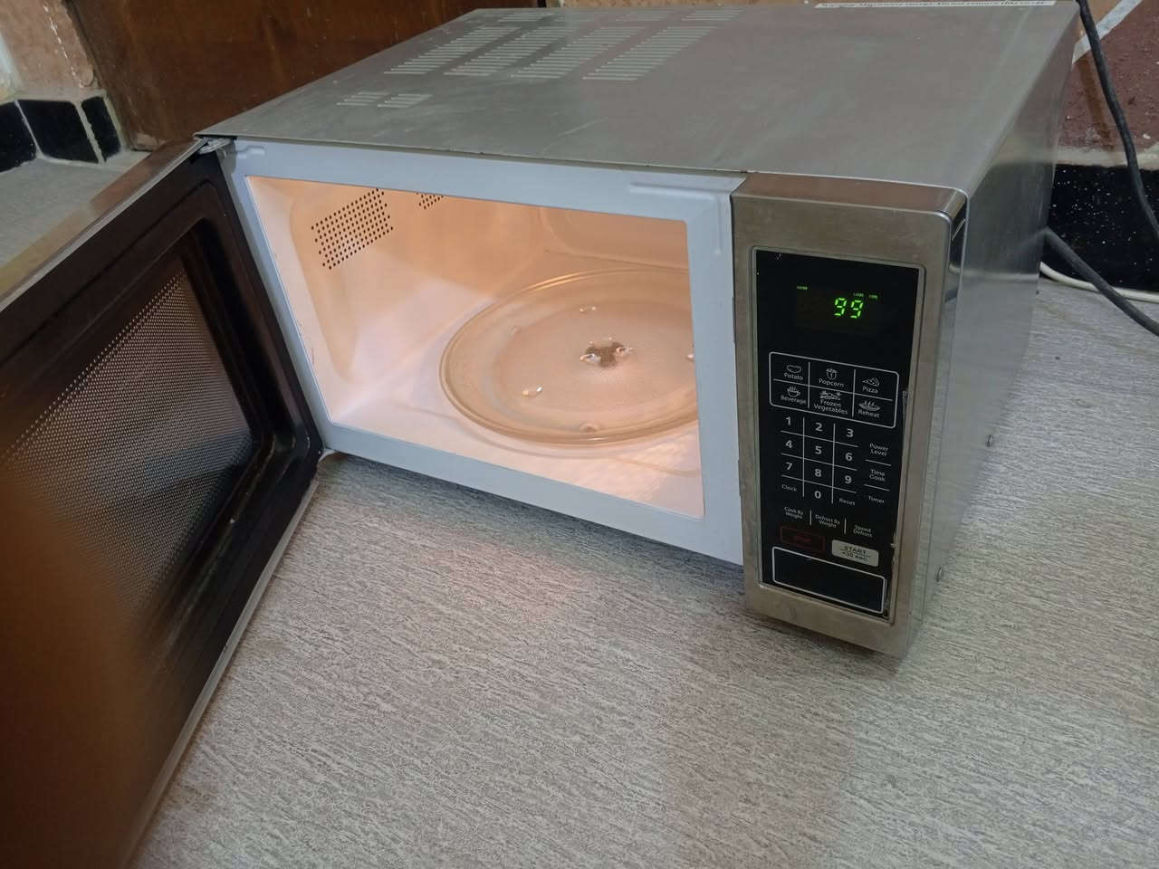 مايكرويف باله نظيف شرط الشغل حراره عاليه مابي اي مشكله حجم 25 لتر السعر 50 الف مكان  البصرة المطيحه فرع مناوي لجم


**إذا كنت صاحب هذا الإعلان وتريد حذفه لأي سبب، رجاءا أرسل رسالة إلى الدعم الفني**