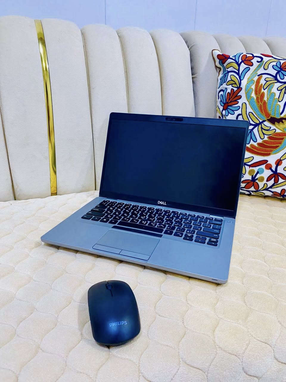 💻 لابتوب Dell أصلي للبيع – مواصفات قوية وحالة ممتازة

المواصفات:
• المعالج: Intel Core i5 – الجيل العاشر
• الذاكرة (RAM): 16GB DDR4
• التخزين: 256GB SSD سريع
• كرت الشاشة: 4GB
• حجم الشاشة: 14 إنج
• دقة الشاشة: Full HD 1920×1080 (يدعم 8K)
• نظام التشغيل: Windows 11

المميزات:
✔️ أداء سريع بدون تهنيج
✔️ بطارية تدوم أكثر من 4 ساعات
✔️ شاشة واضحة ومريحة للعين
✔️ كيبورد عربي / إنكليزي
✔️ وزن خفيف وسهل الحمل
✔️ مناسب للشغل، الدراسة، البرمجة، والتصميم

الحالة:
نظيف جدًا، بدون كسور أو أعطال

📦 الملحقات:
• الشاحن الأصلي
• ماوس
• حقيبة لابتوب

💰 سعر خاص
📲 التواصل واتساب: ***********
