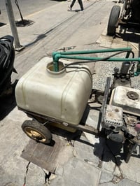 مضخه غسل للبيع  شغاله بس المحرك بي صوت وتبخير هذا رقمي 07711007734