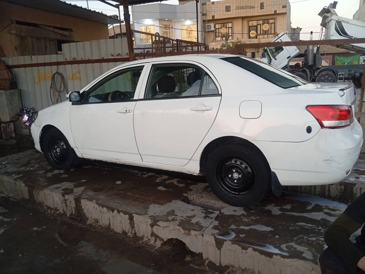 بي وأيدي 13بيها شبرين صبغ الباب وشويه الجاملغ صفحه السائق السعر اتصل ودلل بيع سريع ***********
