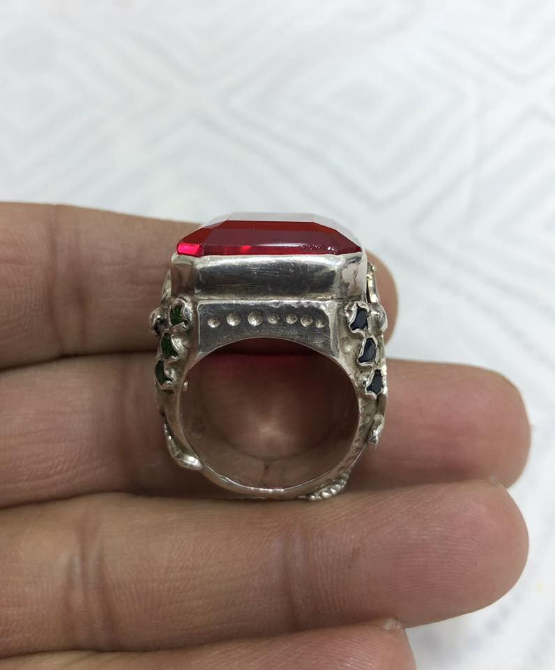 سلام عليكم خاتم بحجر  ياقوت اصلي طبيعي حجم راهي بصياغة يدوية ثكيلة الصائغ كريم دوش قياس الخاتم 22/23 يلبس سعر الخاتم 175 الف سعرنهائي للمهتم للبيع فقط يوجد توصيل


**إذا كنت صاحب هذا الإعلان وتريد حذفه لأي سبب، رجاءا أرسل رسالة إلى الدعم الفني**