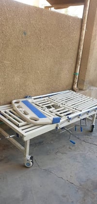 من رخصت الادمن سديه للبيع نظيفه استعمال اقل الشهر جديده بعده للتواصل 0...