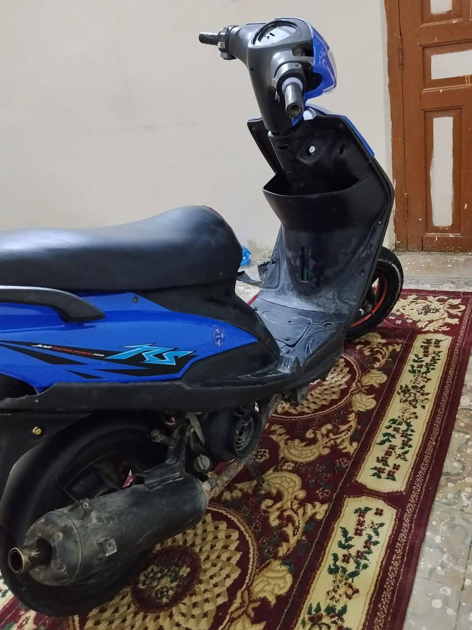 دراجه ماكس عدله للبيع او مراوس سعر 300 وبيها مجال مستعجل على بيعتها دراجه مرتبه مكينه ما مفتوحه بيها ضمان سرقه نضيفه دراجه مختم
صالنصا رياضي مكان الدولعي رقم ***********.
