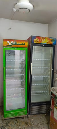 عارضه اسواق جديدة مستعمله قليل جدا من السود 400 الخضره 350 بغداد 07708...