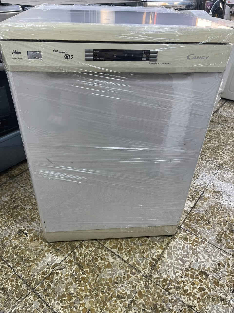 غساله فول ئوتمتيك الصحوان كاند  لايطالي 100الف بشرط شغل ما بي اي عيب او ضمان بخار فول اي ستفسر عل ***********
