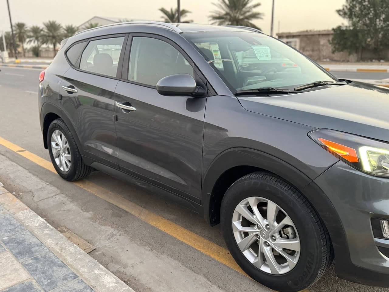 توسان للبيع موديل 2019وارد أمريكي سيارة فول موصفات بصمة كشنات كهربائية تحكم استيرن جهتين كروز سرعه ثلاث انظمة قيادي كشنات تدفئة رادرات بيه هواي موصفات محرك 2000 محرك كير مكفولات ماشية 48 الف سيارة حادثة بس بنيد قطعة وحدة فقط بدون دواخل صور حادثة مرفقه بل منشور مكان سيارة بغداد الرصافة سعر 143 ورقه رقمي ‭
‭0778 230 9022‬ ‭
