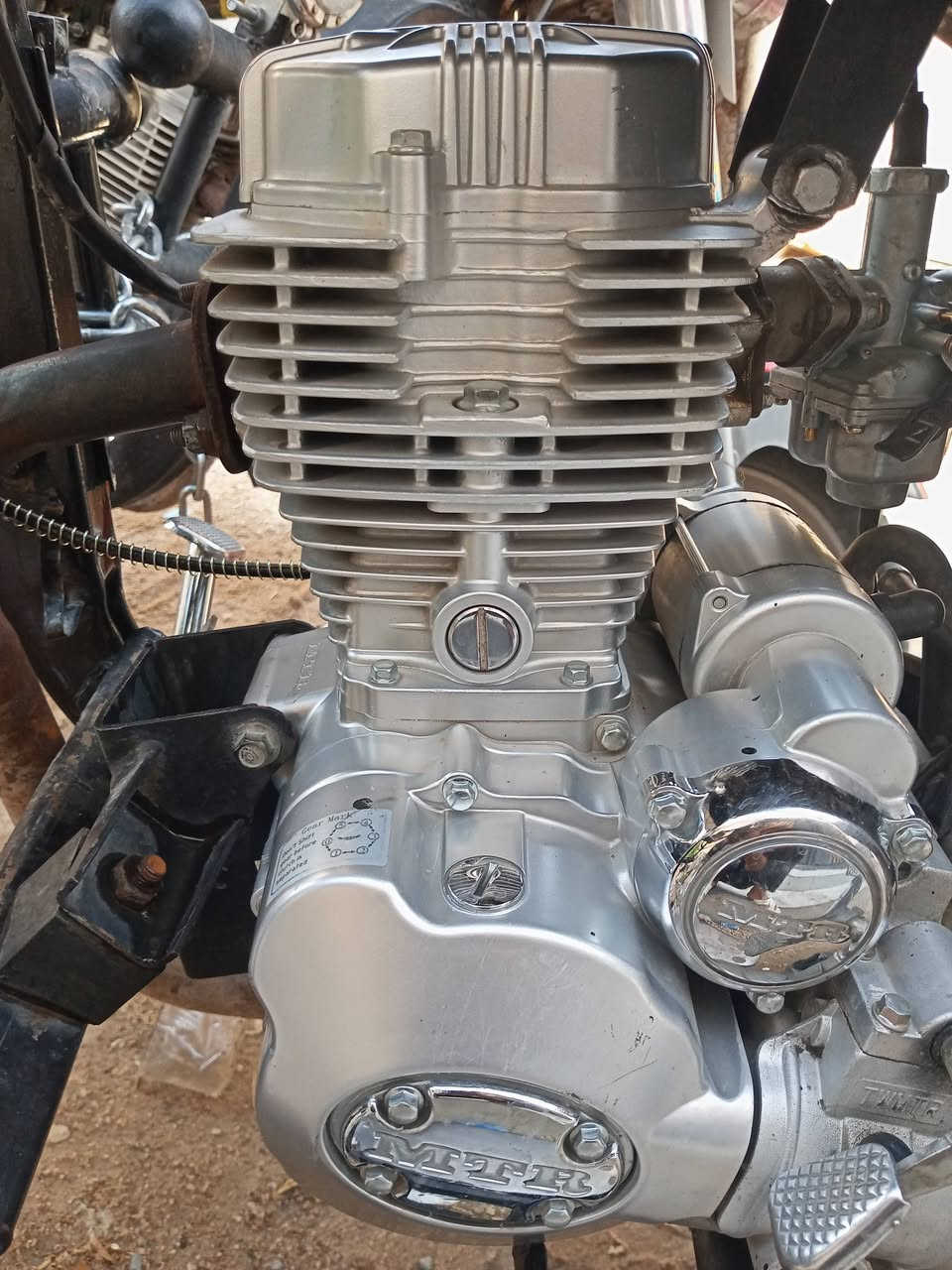 السلام عليكم ستوته مديل 20كفاله رقم وسنويه مكينه ٢٤ غراض ٢٤ستوته نضيفه مكان نجف سعر2650او بيها مجال بدون محجر ***********
