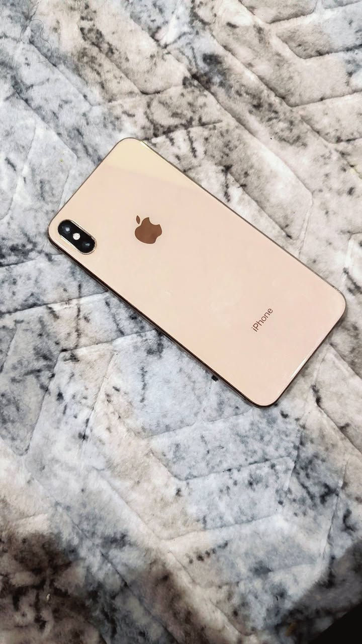 السلام عليكم اكس ماكس جهاز بطاريه مبدله اصلي وبصمت وجه واكفه جهاز نضيف السعر ١٧٠ ذاكره ٢٥٦الرقم /***********
