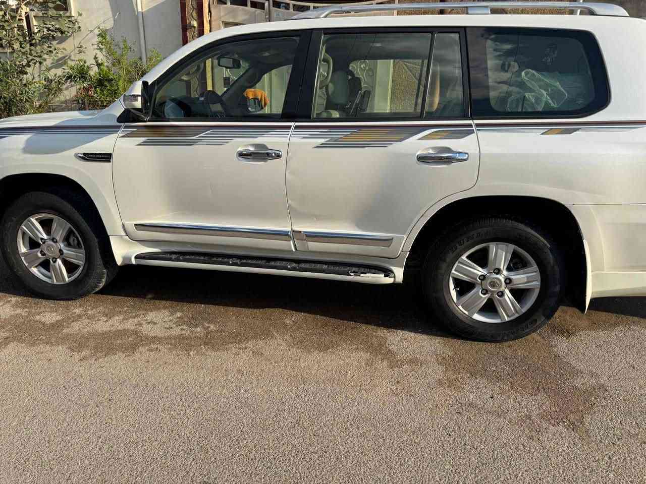 ً مكلف بل نشر
السلام عليكم 

للبيع لاندكروز((2009  بريم  ))رقم بغداد  … سلندر فول مواصفات 

🛑 السعر.💸  238💸

سيارة مكفولة كفالة عامة من الصبغ و الفتح و التبديل عدا  ضربه بسيطه بل دعاميه الاماميه ومصبوغ الجاملغ والبنيد مفتوح

 مواصفات السيارة بصمات  فتحة كشنات جلد و سماعات JBL و مري قلاب و تشغيل عن بعد و كامرات و رادار امامي وباقي المواصفات المعروفة سيارة فول مواصفات 

مكان السيارة بغداد زعفرانيه  

رقم الهاتف ***********
