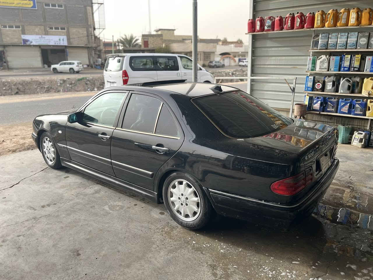 السلام عليكم
مارسدس ام عيون 

بيع أو مراوس

موديل 96 

قطعتين تبريد 

ثلاجه 

كشنات جلد كهرباء

مكينه خراطيم 

كير D4

صبغ جماليه

بدون حادث 

مكان كربلاء 

الاستفسار 

***********
