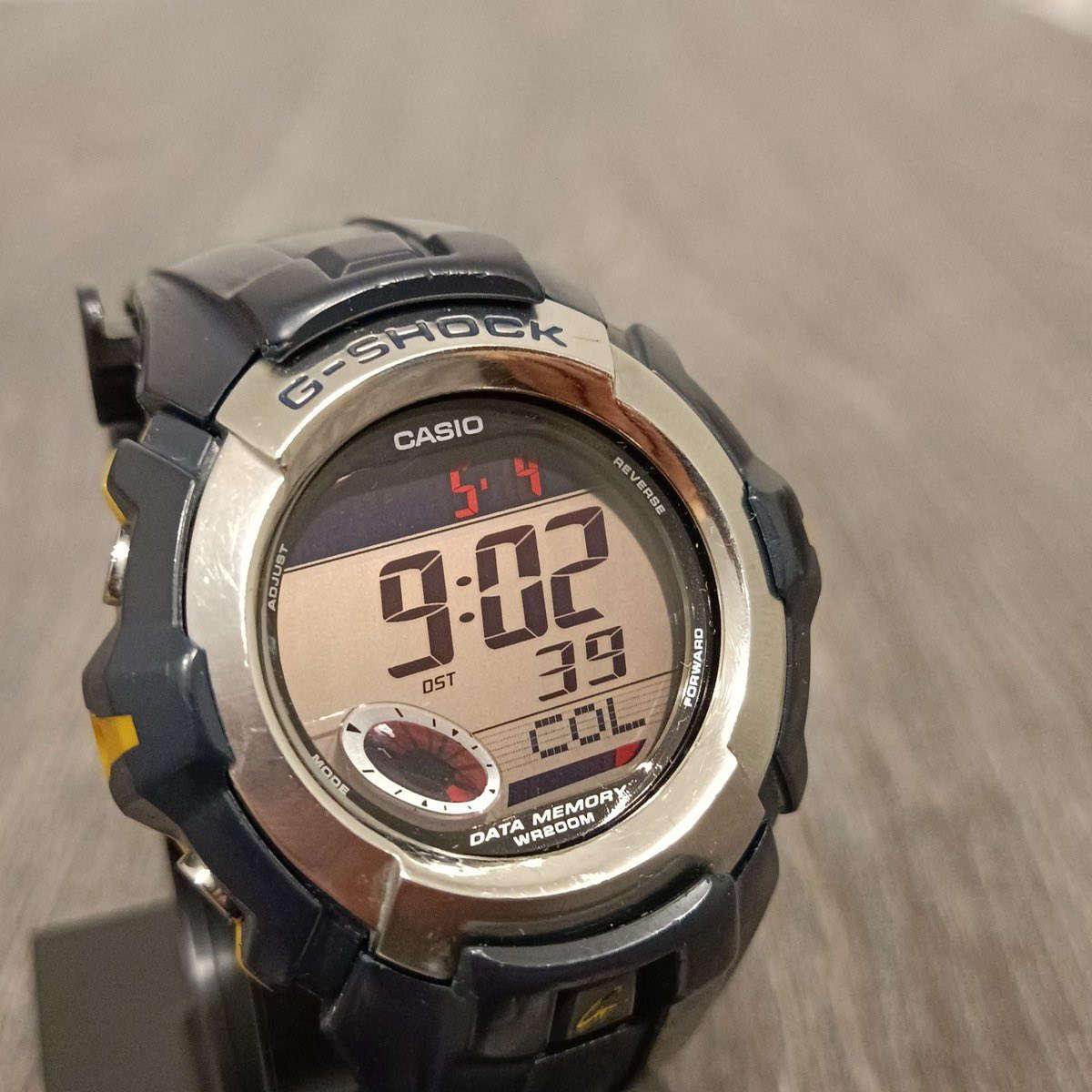 كاسيو جي شوك
٤ منبهات 
تايمر 
مقاومة ماء ٢٠٠ متر 
نظام ١٢ ساعة و ٢٤ ساعة 
تايلندي اصلي 
السعر ٧٥ الف 
مكاني بغداد 
***********
