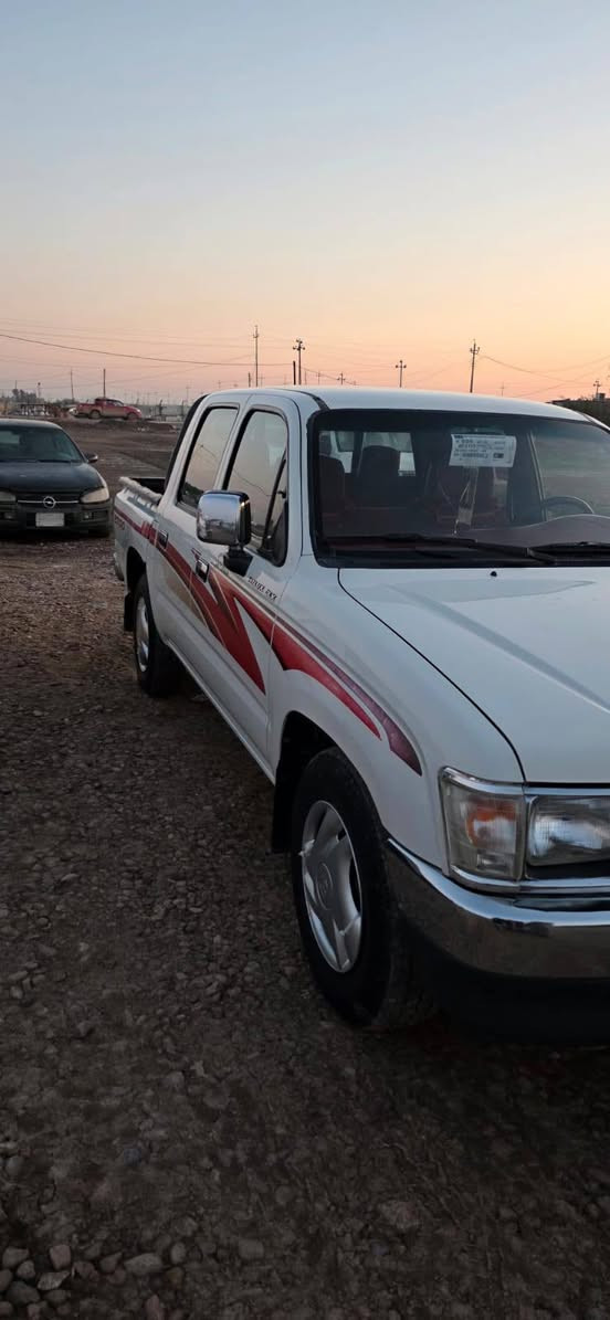 للبيع تيوتا 2001. سياره جديده كفاله سعره 135ورقة وبيه مجال مكان ناصريه الرفاعي مكلف بلنشر ***********
