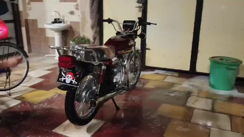 سلام عليكم دراجه للبيع 2022فول كلشي شغال كىهبايئيات شغالات دراجه اوراق مكاني صويره  نجمه سعر 550رفمي ***********
