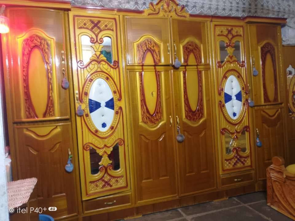 قرفه لبيع نضيفه وكلشي ما بيه وبيه كسر زغير باب كنتور بس ما دخذو ذا ما سوي كسر ***********
