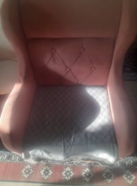 تخم ٨ مقعد • نضيف • مفرش رصاصي