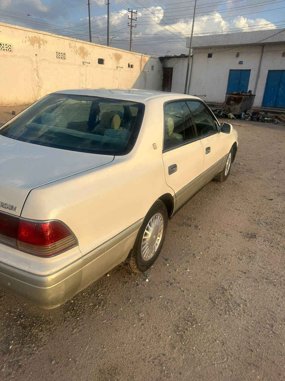 سلام عليكم راس الثور موديل ٩٨ رقم بغداد مشروع وطني سنويه مجدده مجدده سياره جديده وجاهزه من كلشي اي نقص مابيها مكفوله من الصبغ وضربه ولعيب الشرعي السعر ٨٥ وبيها مجال حك الجيه العنوان قضاء القرنه ***********
