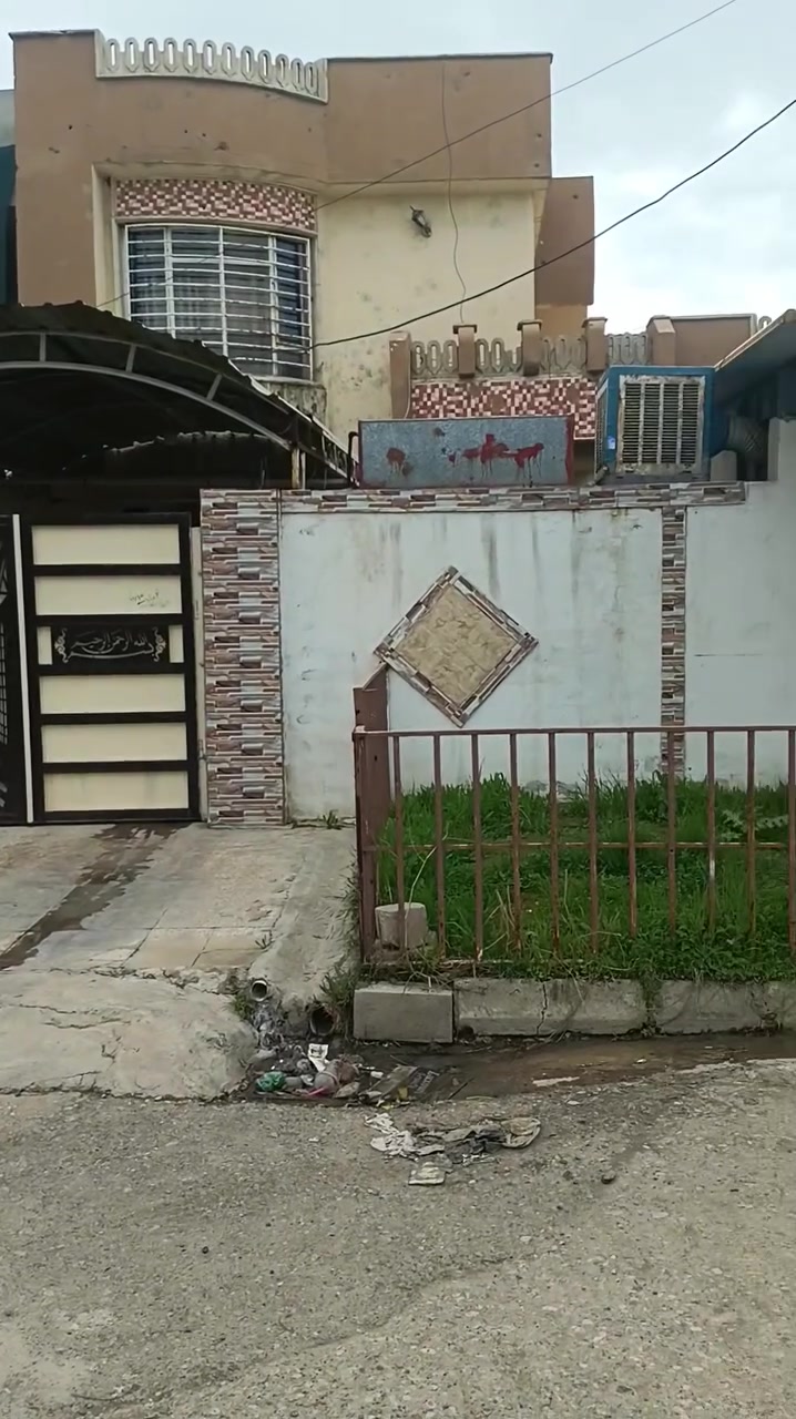 دار للبيع غربي المساحه 250مترالوجه 12ونص مترسندطابو26من.الشرعي البيت مؤجر450الف      موصل حي الصحه قرب جامع السورجي.سايدين كركوك مدخل سايدين بانزين خانت الحاصود    غرفتين.      نوم وهول ستقبال مطبخ مشتملات الطابق الثاني غرفة نوم وبيتونه الغرفه 6.في اربعه الباب.الصفاكه لطابق الثاني إذا تريد اتعمرطابق ثاني معزول   رقم الهاتف ***********رقم الهاتف ***********الاستفصارعل خاص
