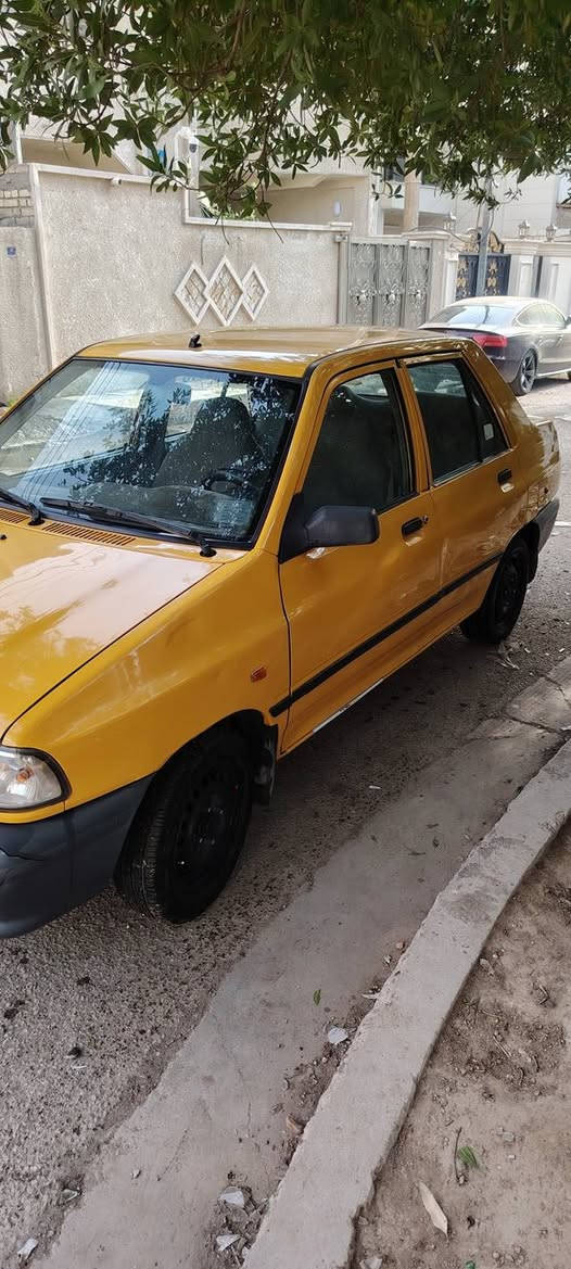 السلام عليكم للبيع سايبه موديل 18 سايبه خير من الله سنويه 27 مصفره هي وغرامات سياره جديده بيها شاملغ اليمنى الامامي بس سياره باسمي مكان بغداد البياع سعر 47 بها مجال ***********
