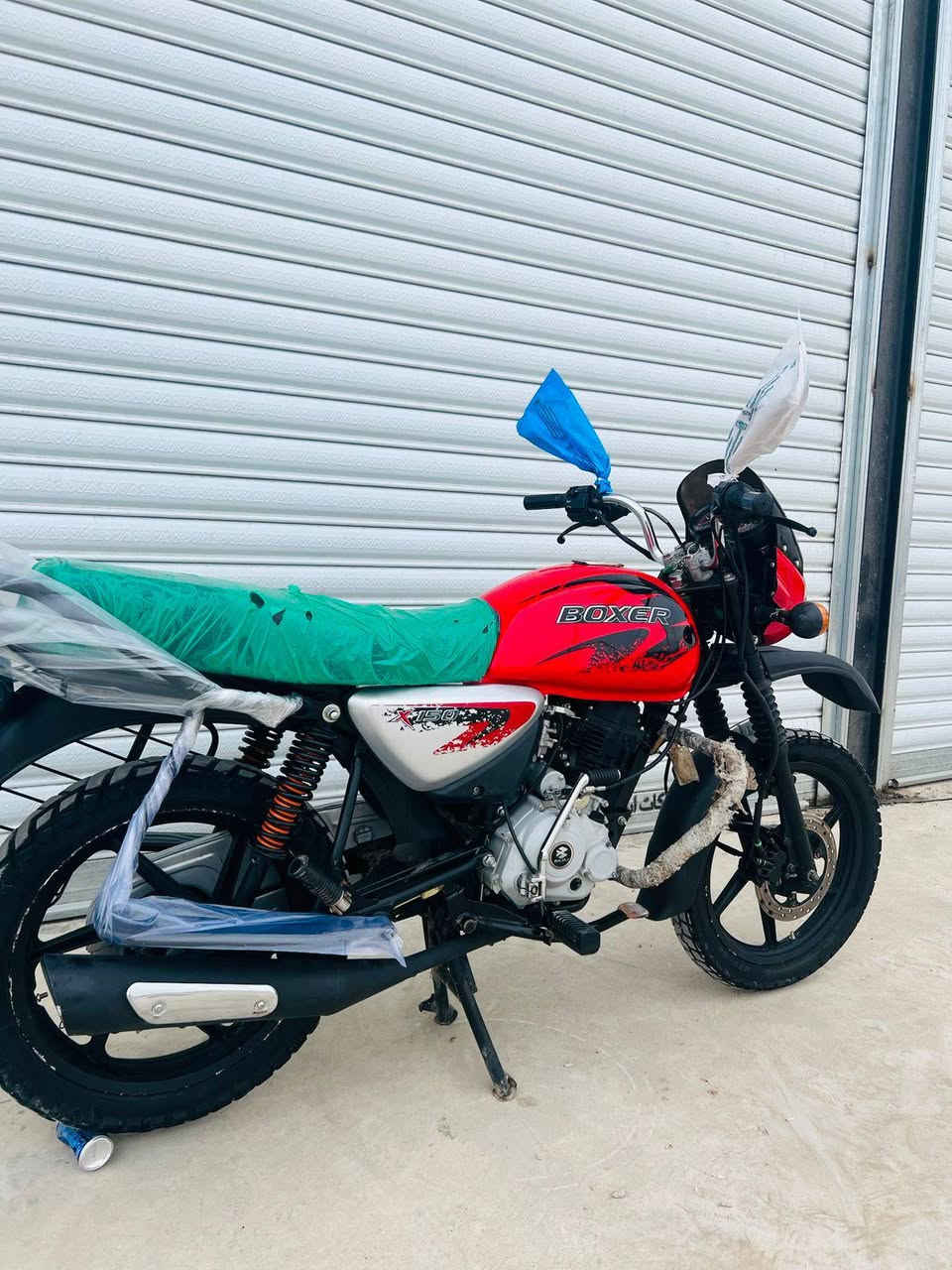 سلام عليكم
بوكسر 2023 كفاله عامه 
مرقم بغداد نكليزي شراي 
***********
مكاني ديالئ بعقوبة
