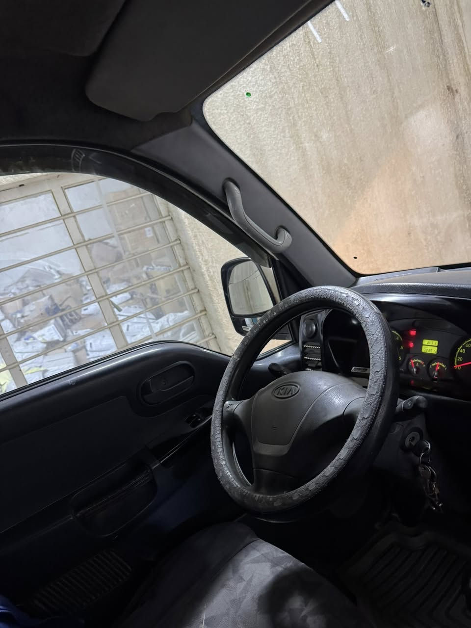 السلام عليكم شباب كيا حمل 2700
موديل 2011 سياره خير من الله رقم جديد تخم تاير جديد 
كير مكينه شاصي مكفول للأستفسار ***********
رجائاً المو شراي لا يتصل ويتعبني سياره حلوه و نضيفه وجاهزه للعمل ما تصرف عليها ربع
