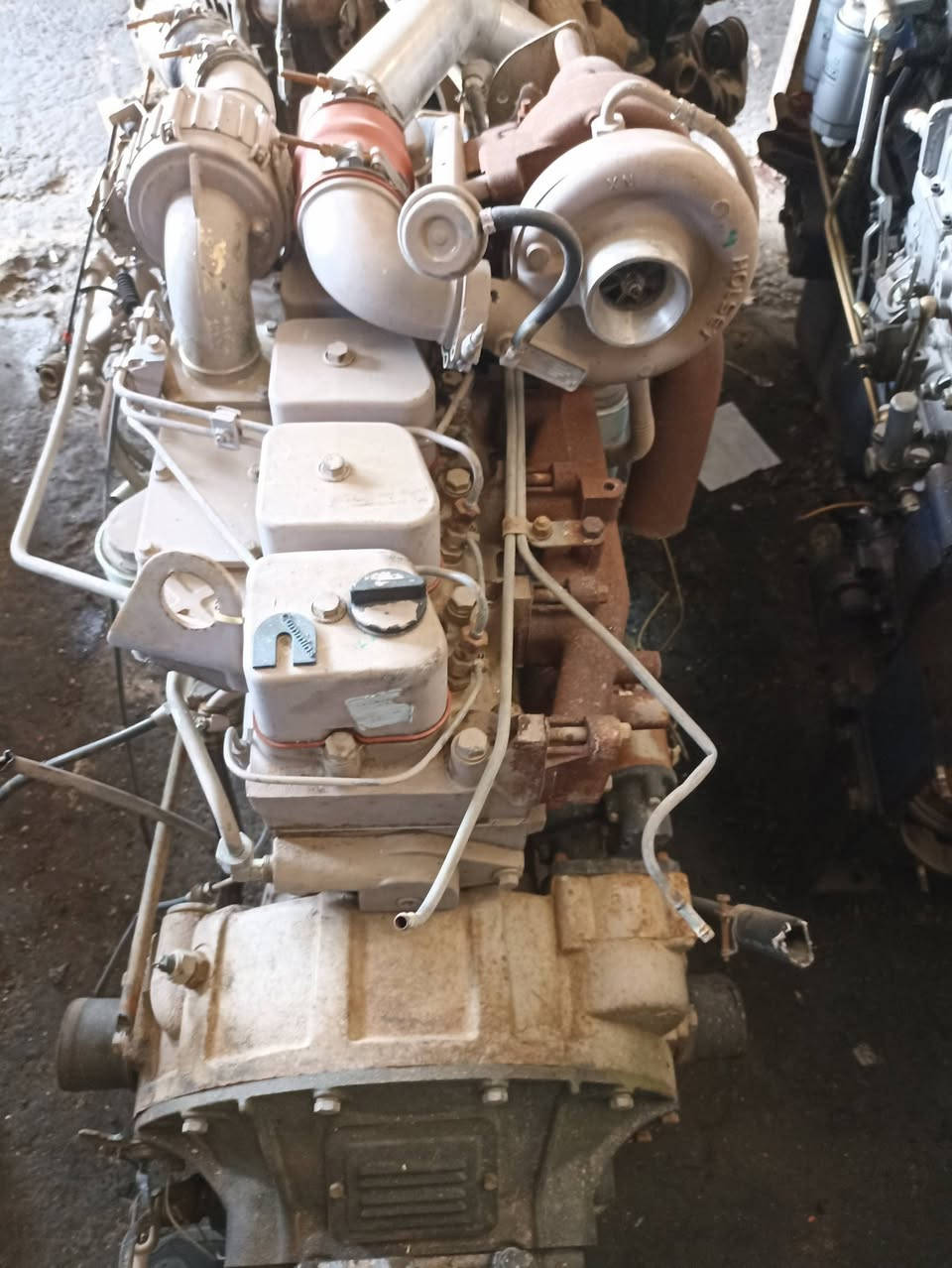 متوفرمحركات كمنز 102 بم عادي امريكي  102 بم هيت حديث 107 انجكتر 
‪0789 181 4405‬‏
