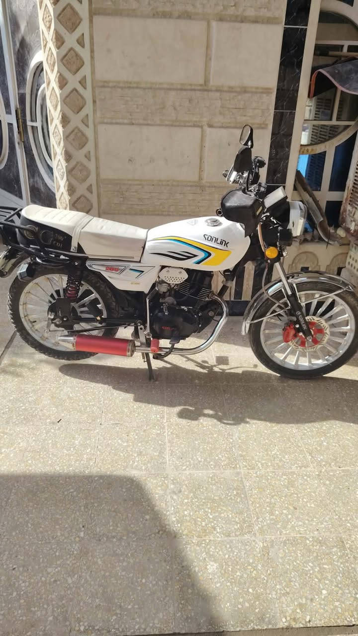 السلام عليكم
دراجه ايراني سونك خمسه كير موديل 2025
دراجه مرقمه وكامله مكفوله من كلشي لبيع 
***********واتساب السعر مليون ونص وبيه مجال عنوان بغداد ابوغريب يم سوق
