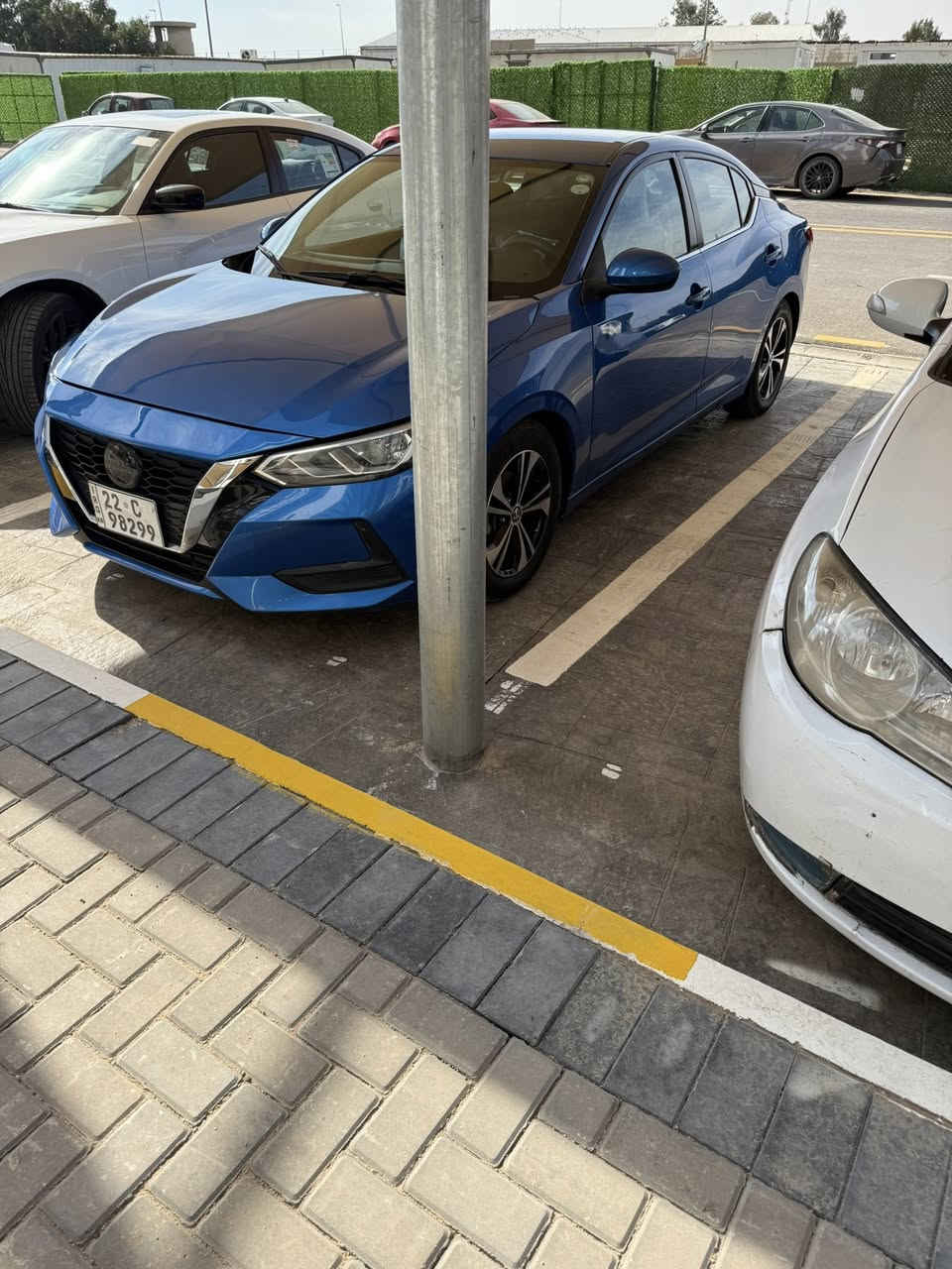 سلام عليكم شباب نيسان سنتره موديل ٢٢ السياره بأسمي مكان السياره جميله السعر ١٤٥ استفسار ***********
