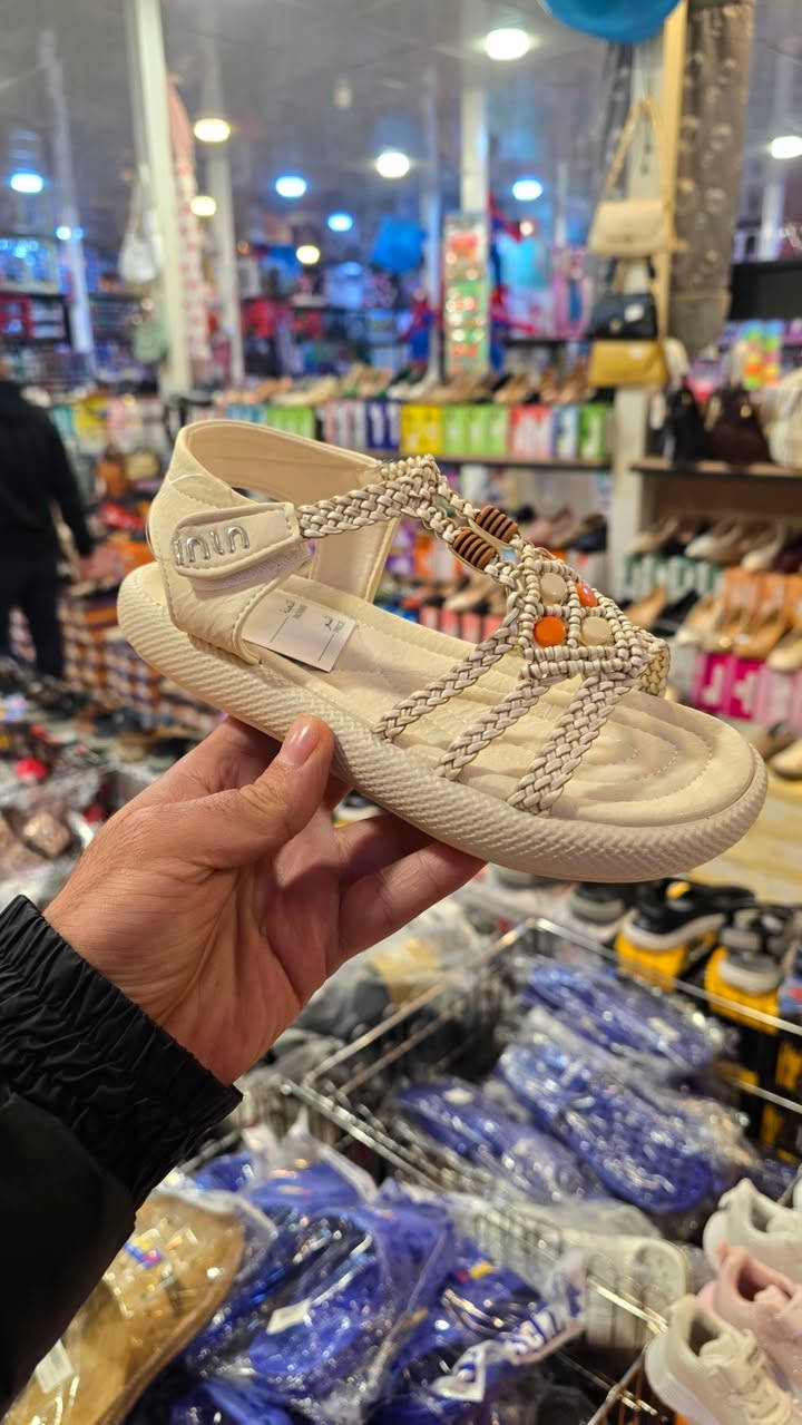 جديد صندل بناتي وطفلة   
كوالتي عالي 💯💯
اسفل طبي درجة اولى
ثلاث الوان 
قياسات من 25-26-27-28-29-30-31-32-33-34-35-36

⭕ العنوان موصل حي المهندسين مول قوارير
      الطابق الثاني 

⭕يوجد توصيل داخل الموصل 

⭕هاتف ***********

⭕هاتف ***********
