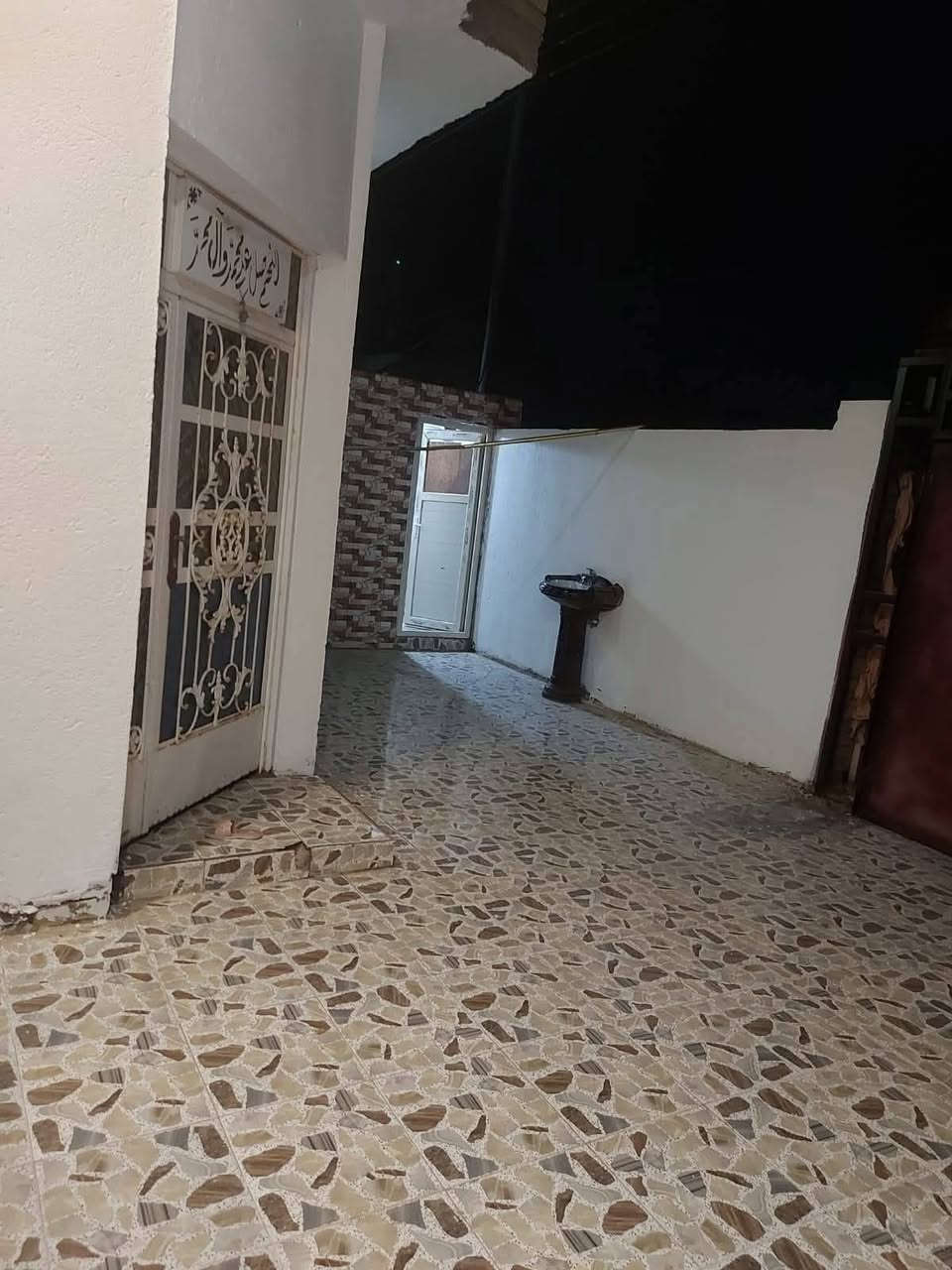 بيت للبيع طابو صرف مساحه 200م مكان ميمونة حي السلام قرب مدرسه صدى الطف قاط واحد يتكون م̷ـــِْن غرفتين وصاله واستقبال ومطبخ وصحيات
سعر 110 بيت للبيع او مراوس بيت سعر اقل وينطي فرق الاستفسار تصل على رقم ***********
