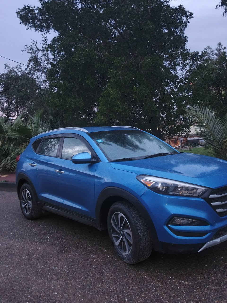 سلام عليكم سياره توسان موديل 2016 مكينه 2400 ماشيه 93 و السياره خير من الله المكان بغداد الحسينية الراشديه والشراي يتصل على هاذا الرقم ***********
