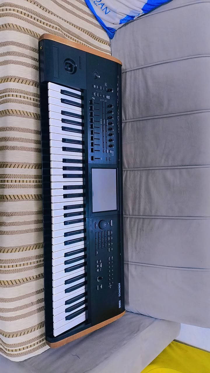 سلام عليكم اورك كرونس 2 نظيف كله شغال مابيه اي شكال للبيع مع برنامج حلو سعرة 25ورقة مكاني بغداد للتواصل فيس وواتساب  على رقم ***********
