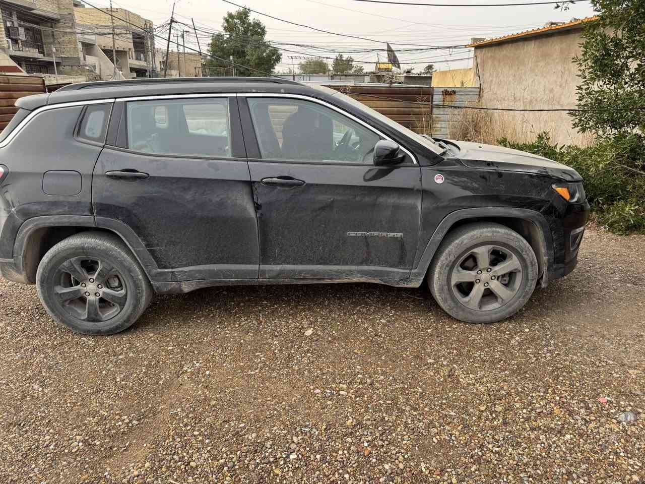 جيب كومبارس 2018بيه جملغ وبنيد السياره بلاك ادشن السعر128وبيه مجال للطيبين***********
